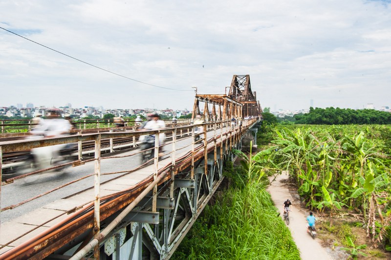 20 things to do in Hanoi-Long Bien Bridge